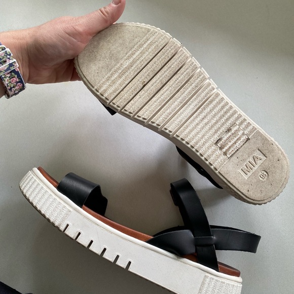 MIA Strappy Buckle Platform Chunky Sandals Y2K super cute, great for summer! - Picture 7 of 8